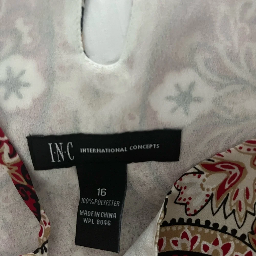 INC International Concepts Red and White Floral Blouse - Picture 8 of 8